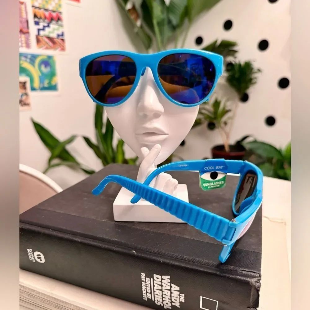 Super Cool True Vintage 1970s Neon Aqua 3D Geometric Ribbed Texture Sunglasses